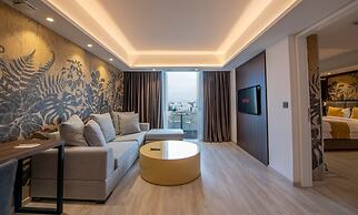 Almond Business Hotel