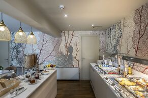 Almond Business Hotel