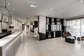 Almond Business Hotel