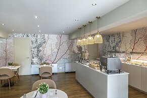 Almond Business Hotel