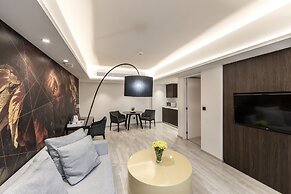 Almond Business Hotel