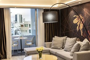 Almond Business Hotel