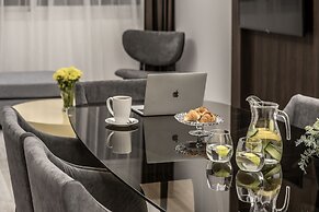 Almond Business Hotel