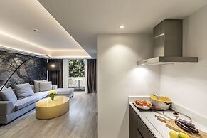 Almond Business Hotel