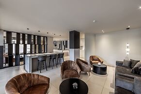 Almond Business Hotel