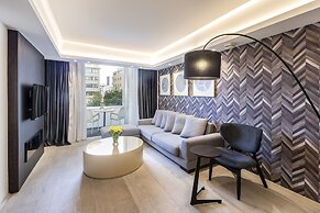 Almond Business Hotel
