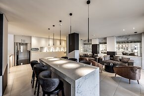Almond Business Hotel