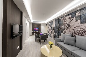 Almond Business Hotel