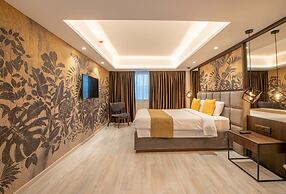 Almond Business Hotel