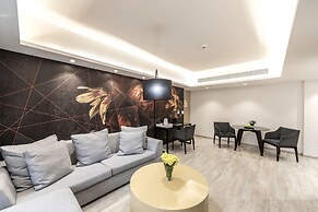 Almond Business Hotel