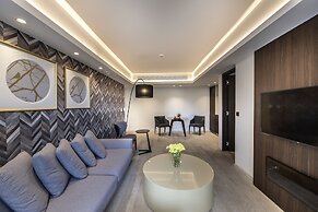 Almond Business Hotel