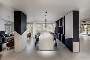 Almond Business Hotel