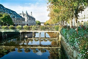 Les Bains de Mer
