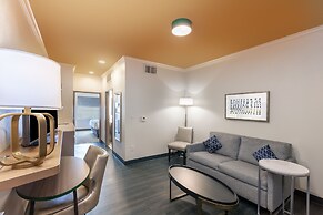 Holiday Inn & Suites McKinney - N Allen by IHG