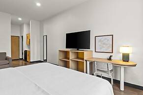 Spark by Hilton Houston Hobby Airport