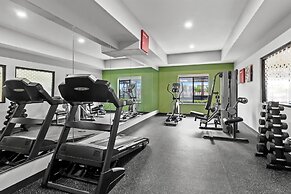 Spark by Hilton Houston Hobby Airport