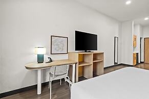 Spark by Hilton Houston Hobby Airport