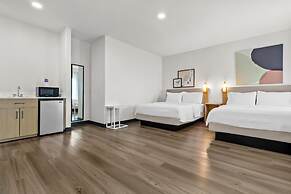 Spark by Hilton Houston Hobby Airport