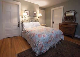 Monadnock Inn