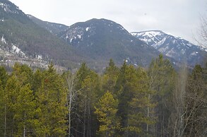 Causeway Bay Hotel Sparwood