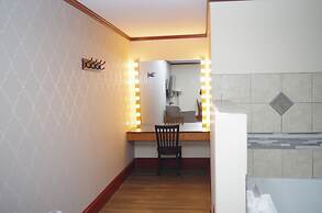 Causeway Bay Hotel Sparwood