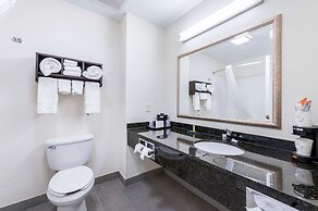 Clarion Pointe Madison Huntsville