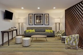 Holiday Inn Express Hotel & Suites Phenix City - Columbus by IHG