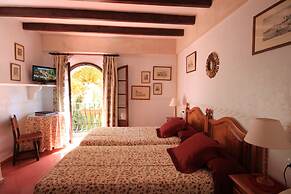 Petit Hotel Restaurante Ses Rotges - Adults Only