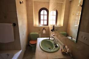 Petit Hotel Restaurante Ses Rotges - Adults Only