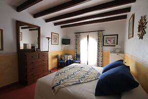 Petit Hotel Restaurante Ses Rotges - Adults Only