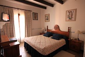 Petit Hotel Restaurante Ses Rotges - Adults Only