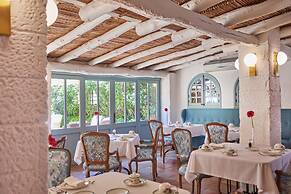 Petit Hotel Restaurante Ses Rotges - Adults Only