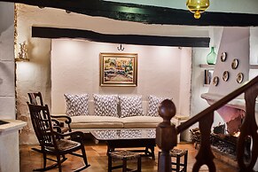 Petit Hotel Restaurante Ses Rotges - Adults Only