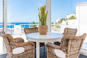 Marina Bayview - Adults Only