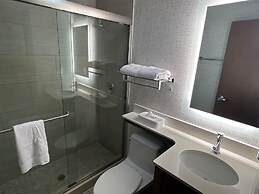 Best Western Roslyn-Long Island Hotel