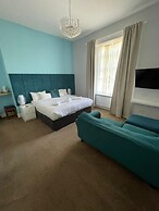Crofton House Hotel