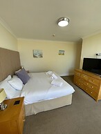 Crofton House Hotel