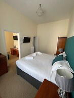 Crofton House Hotel