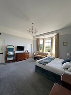 Crofton House Hotel