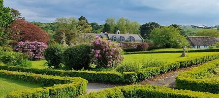 Great Trethew Manor Hotel & Restaurant