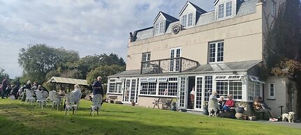 Great Trethew Manor Hotel & Restaurant