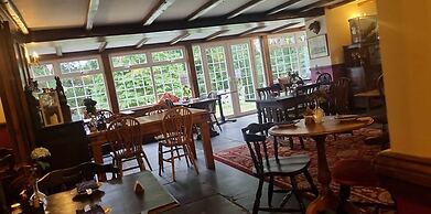 Great Trethew Manor Hotel & Restaurant