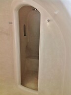 Armeni Village Rooms & Suites