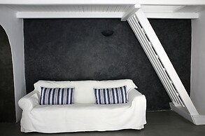 Armeni Village Rooms & Suites