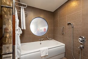 Cornelia Diamond Golf Resort & SPA