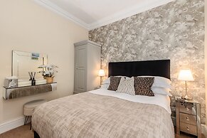 Wheatlands Lodge - Bed & Breakfast