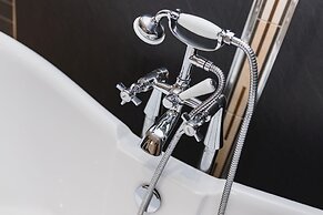 Wheatlands Lodge - Bed & Breakfast