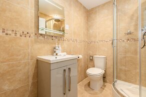 Wheatlands Lodge - Bed & Breakfast