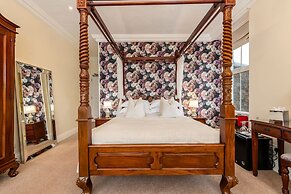 Wheatlands Lodge - Bed & Breakfast