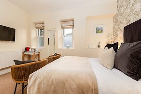 Wheatlands Lodge - Bed & Breakfast